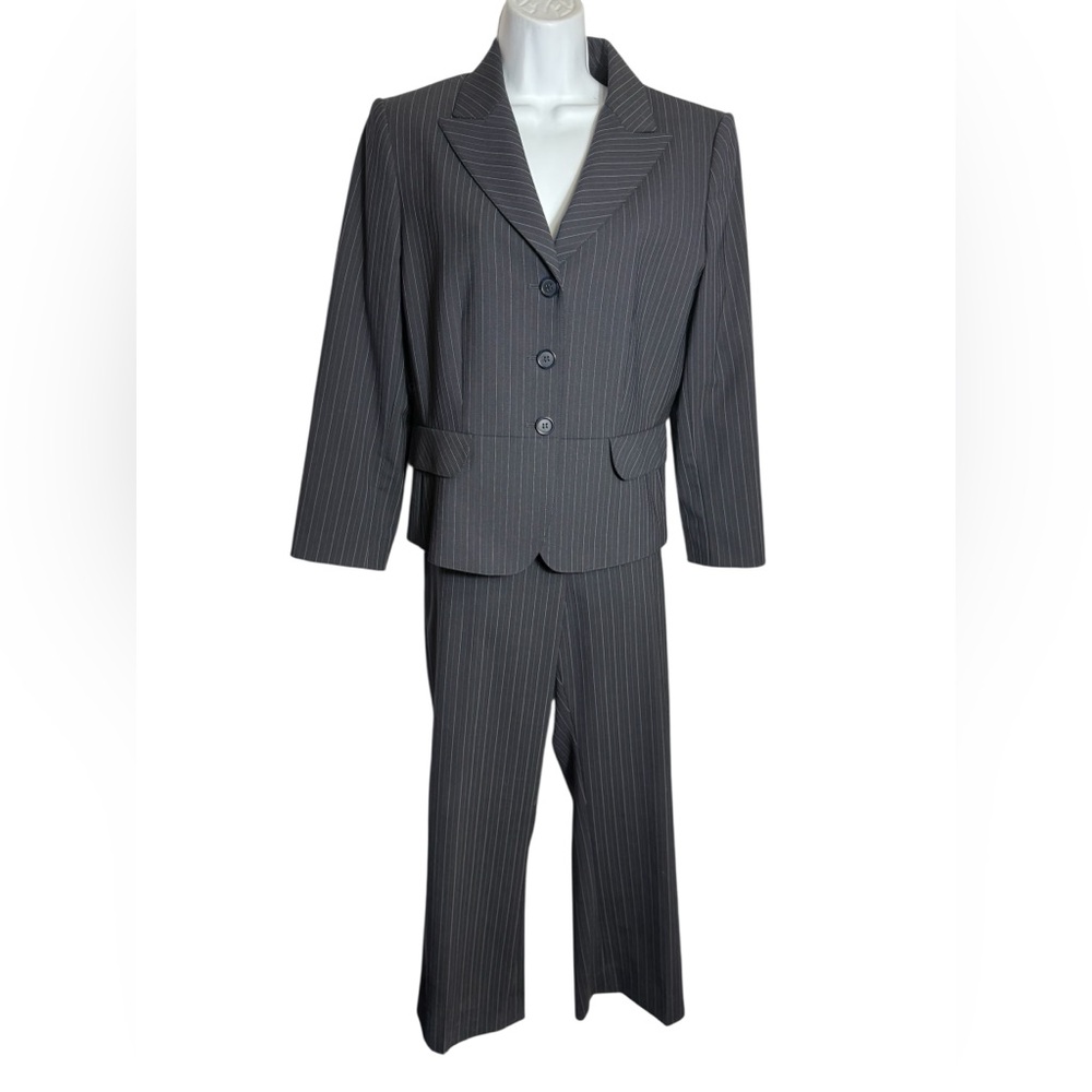 Alex Marie pant suit Size 10 Stunning Navy Blue‎ Pinstripe Suit Set PERFECT💙💙